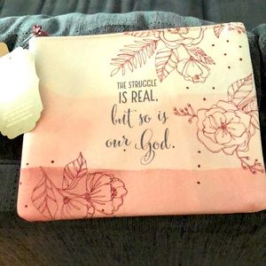 Dayspring purse/ clutch. NWT. Lovely gift. Great color and message. ❤️🙏